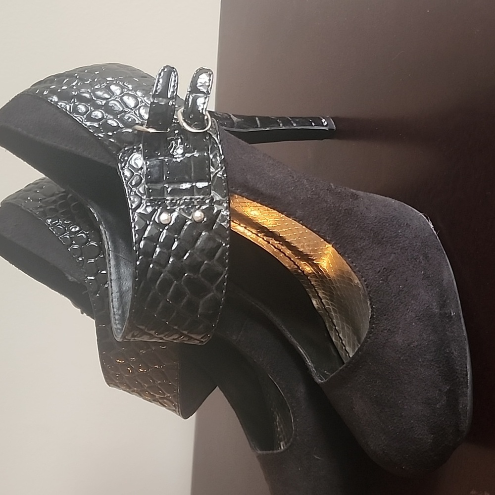 Size 9 faux suede high heels